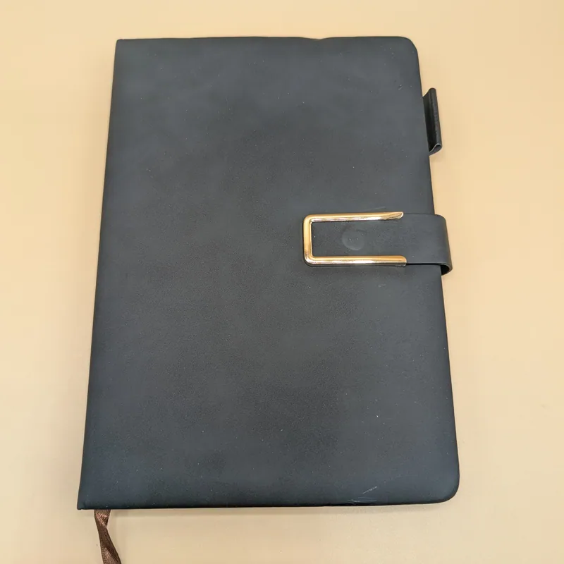 Magnetic Close A5 notebook - Black
